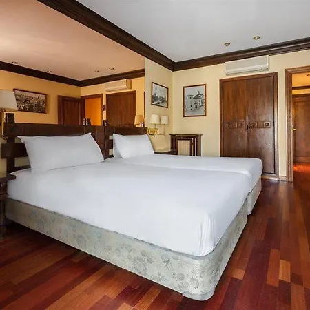 Hotel Crisol Conde Rodrigo 3*