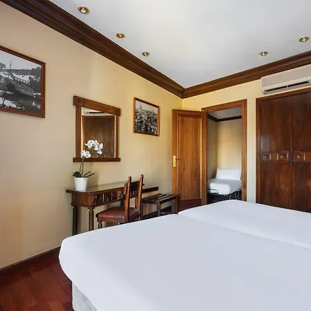 Hotel Crisol Conde Rodrigo 3*
