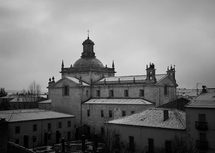 ホテル Crisol Conde Rodrigo 3*